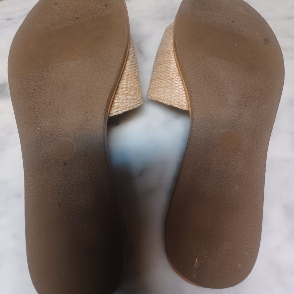 Universal Threads Women's Slide-On Shoes SZ 6 Light Tan - Picture 4 of 6